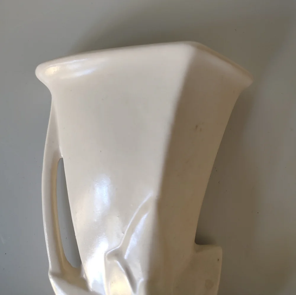 Nelson McCoy Pottery Vintage 1940s Lilybud Wall Pocket White
